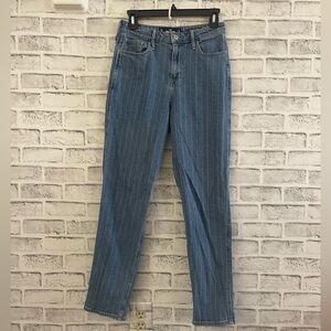 Women’s Hollister Striped Ultra High Rise Mom jeans W28 L27